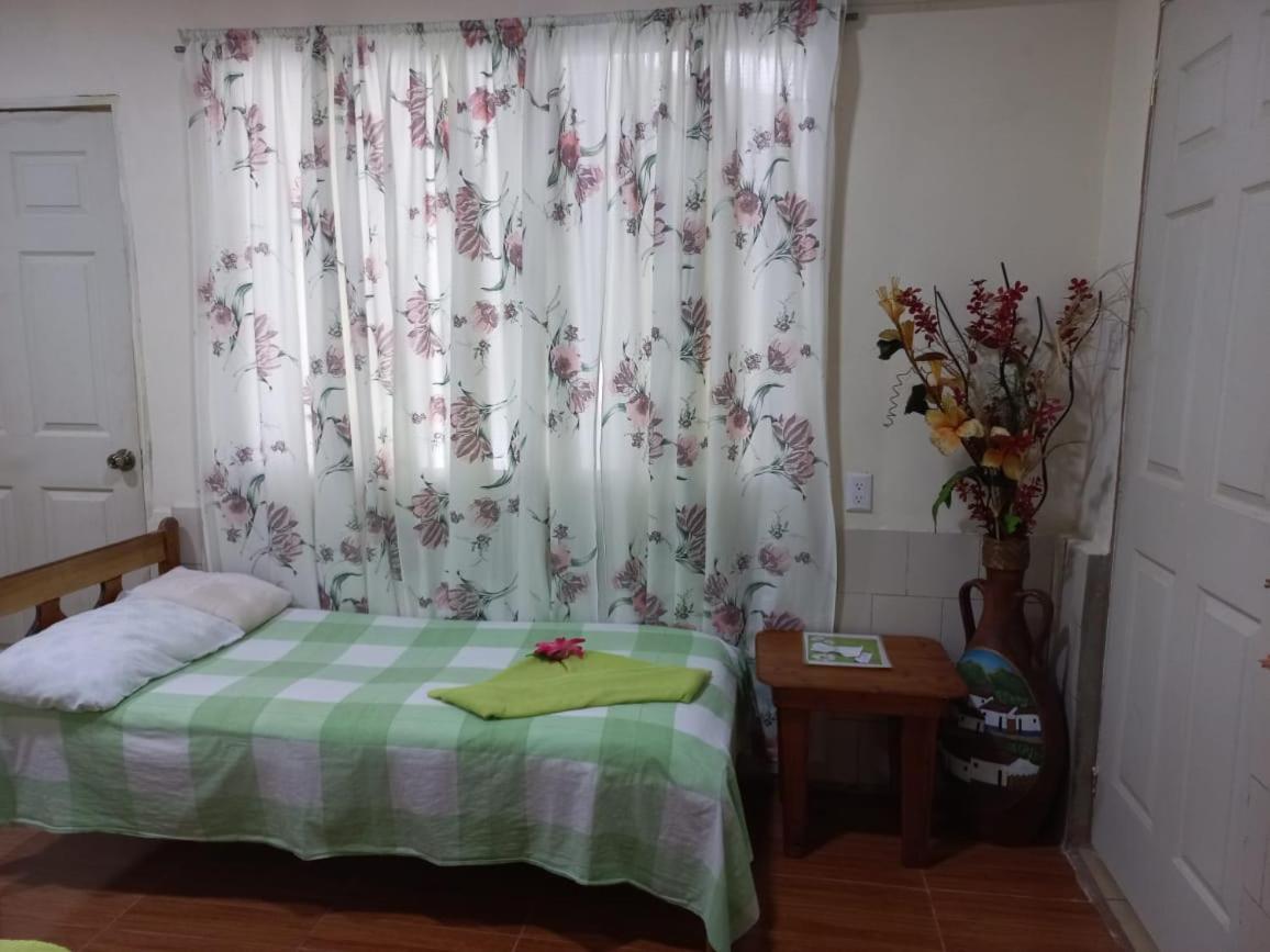 Hotel Margarita Сьерпе Экстерьер фото